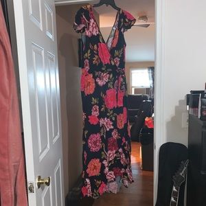 Women’s flowy maxi dress